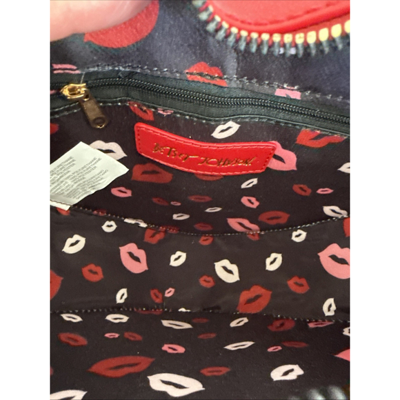 Betsey Johnson VALENTINE'S DAY "XOHEART" Kitsch Crossbody Bag/Purse NWT - Picture 8 of 10